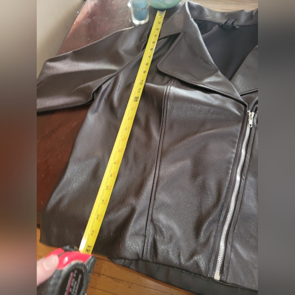 Womans jacket - Picture 6 of 8